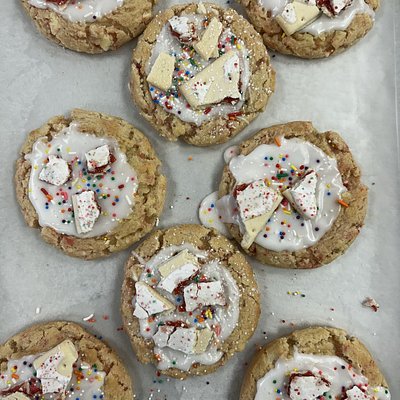 STRAWBERRY POPTART COOKIE
