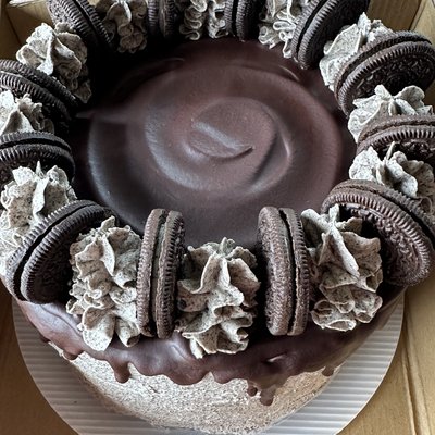 8” Chocolate Oreo Cake with Oreo Buttercream & Ganache