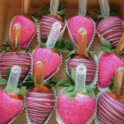 Boozy Strawberries 