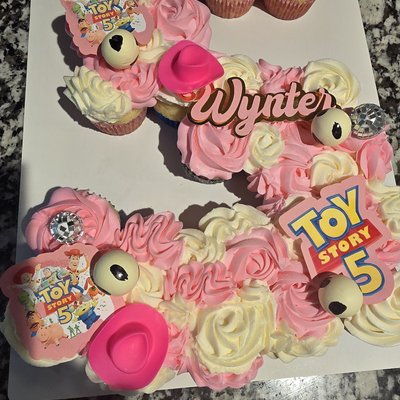 Cupcake Cake (Pull-a-part)