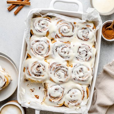 Vanilla Maple Cinnamon Rolls