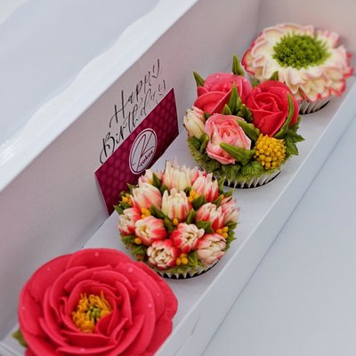 4 Cupcakes