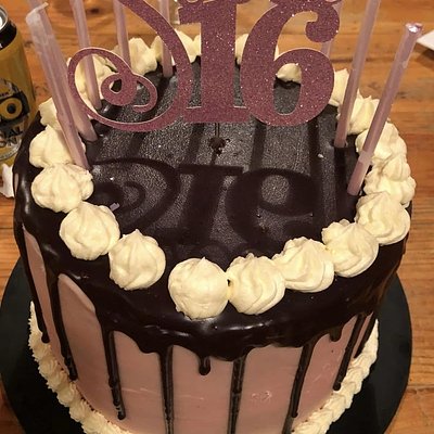 Chocolate mud Drip cake