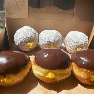 Stuffed Sourdough Bomboloni (brioche doughnuts) 
