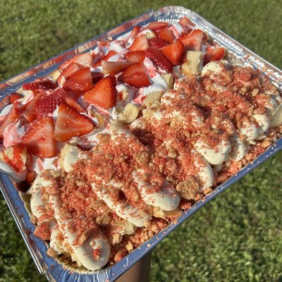 Strawberry Shortcake And Strawberry Crunch Cake 