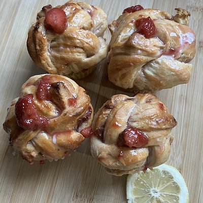Croissant Knots