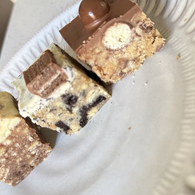 Box Of 6 Slices