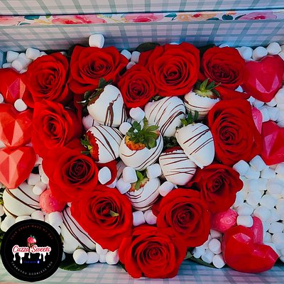 Rose Heart ❤️ Strawberry Wht Dipped Strawberry 🍓 