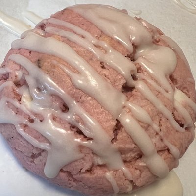 STRAWBERRIES & CREAM