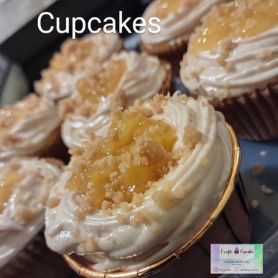 Peach Cobbler Cupcakes