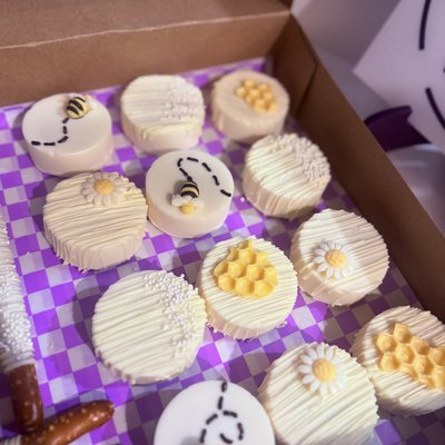 Cake puck/ Cake sickles 