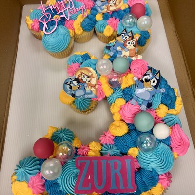 24 Cupcake Cake 