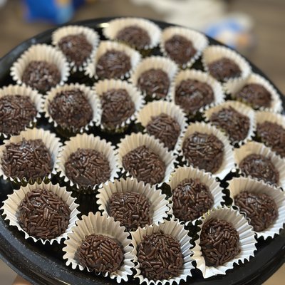 Brigadeiro - 12 Pieces