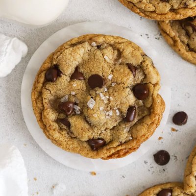 6 Brown Butter Chocolate Chip Sourdough Cookies