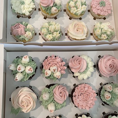 Floral Cupcakes 