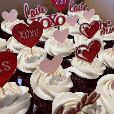 Assorted Valentines Cupcakes  12 Count 