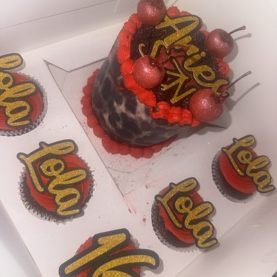 Bento Box W/ 5 Cupcakes