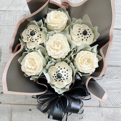 7 Count Cupcake Bouquet