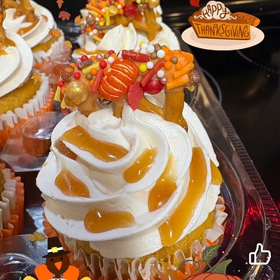 Pumpkin Pie Salted Caramel Pretzel Cupcakes 
