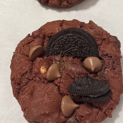 Red Velvet Oreo Cookies