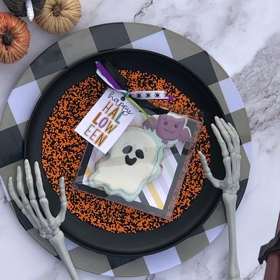 Ghost With Bat Balloon