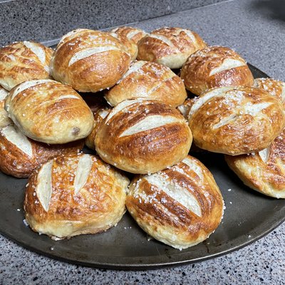 12 Pretzel Buns