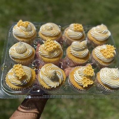 CORNBREAD CUPCAKES WITH HONEY BUTTERCREAM