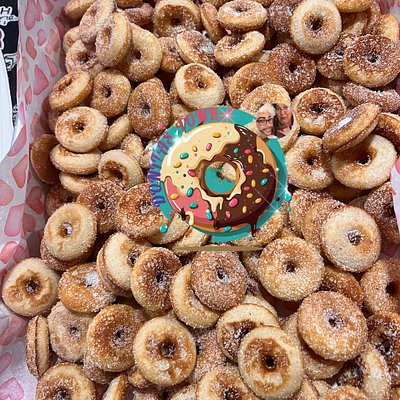 Sugar Mini Donitas Bucket 🪣 (30-35 Pieces)