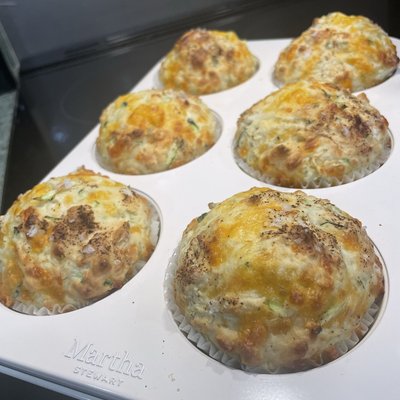 Big Zucchini Cheddar Muffins - 6