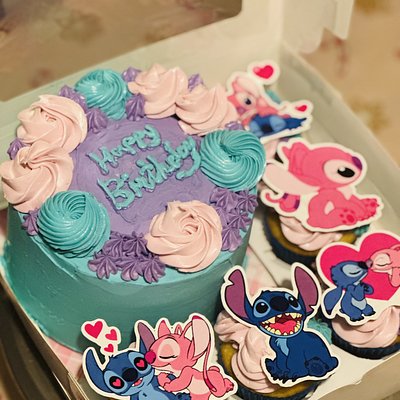 Smash Cake With Dozen Cupcakes 