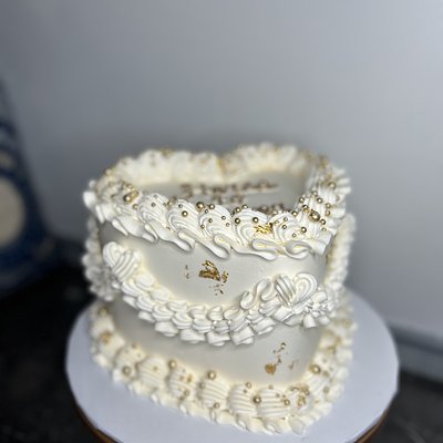 8” Vintage Cake 
