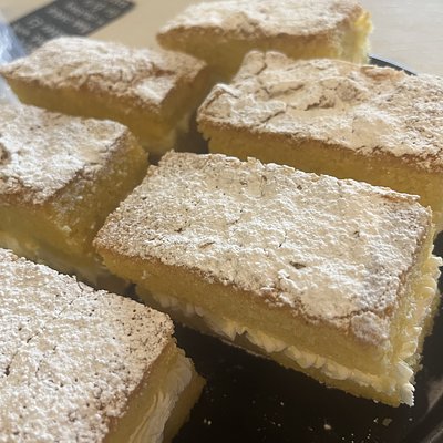 Victoria Sponge Slice 