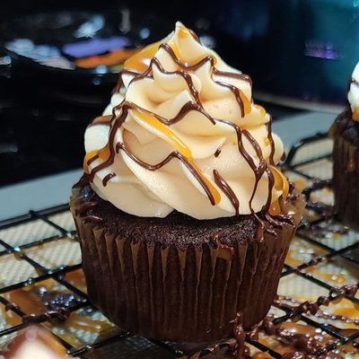 🍂Dark Chocolate And Caramel Cupcake🍂
