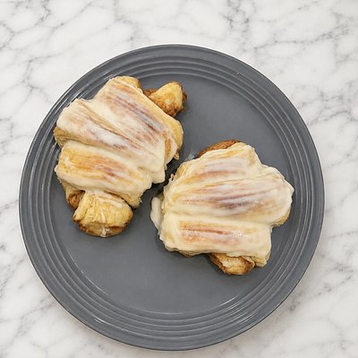 Cinnamon Roll Croissant 