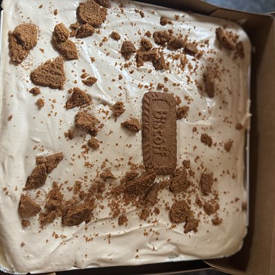 Custom Cakes 