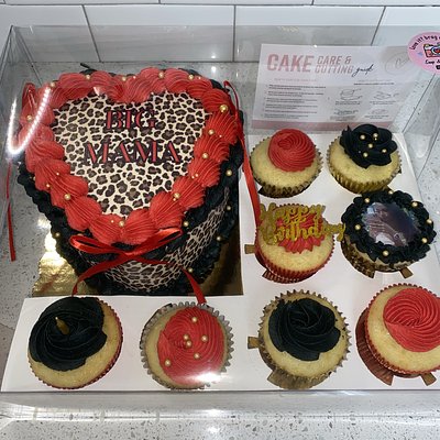 D🧁mn Desserts Surprise Box 