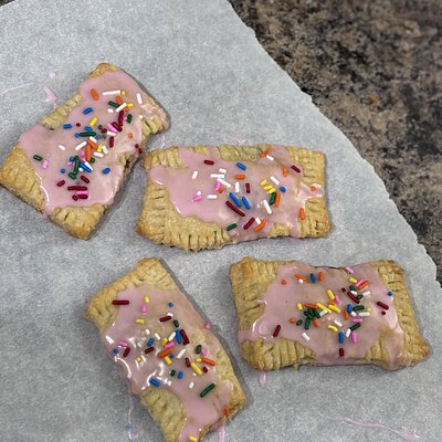 Sourdough Strawberry Milkshake Poptarts • 4 Count 