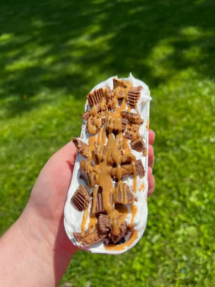 Reese’s Peanut Butter Mini Cake 