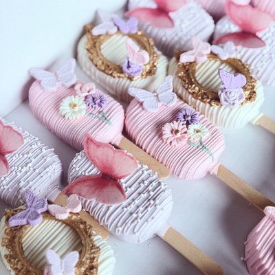 Cakesicles
