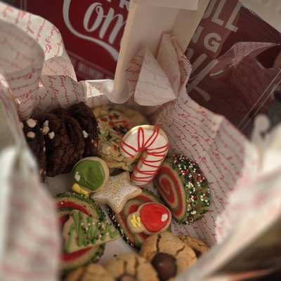 Assorted Holiday Box (24)