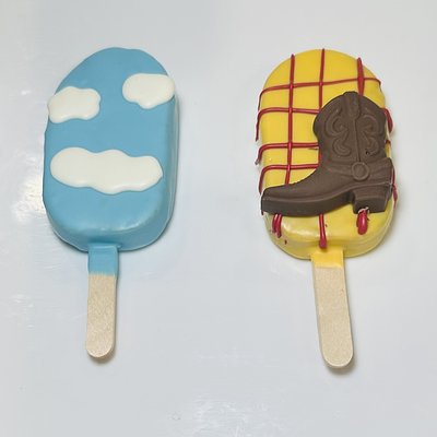 Cakecicles (larger Cake Pops!)(12)