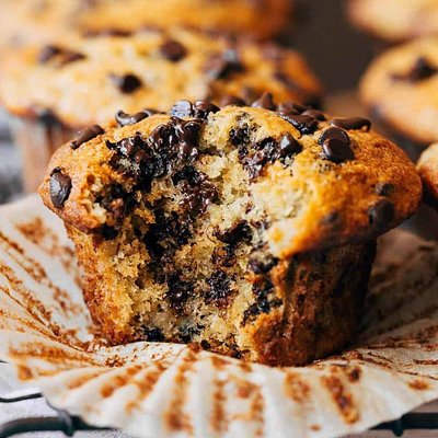 Banana Chocolate Chip Muffins (6)