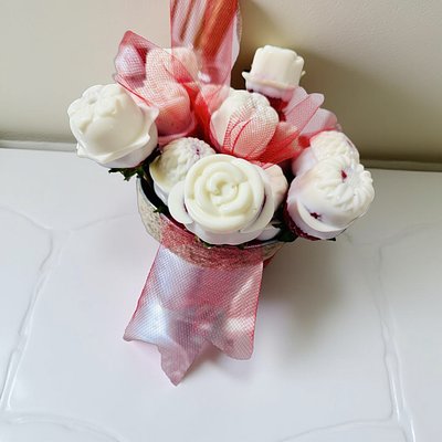 Half Dozen Rose Cake Pops 