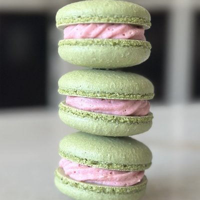 🍵🍓Matcha Macaron With Strawberry Buttercream -Qty 6