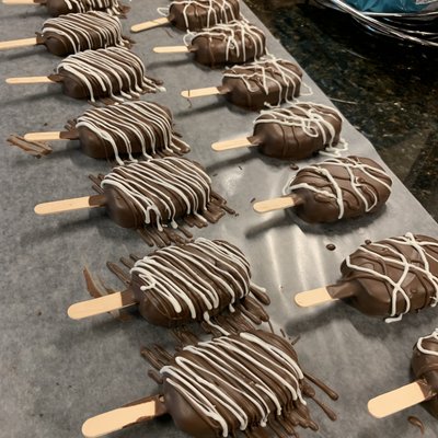 Hand-dipped Cake Pops