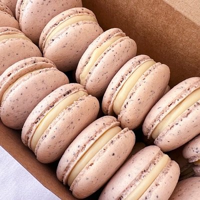28 Count French Macarons (Color Can Be Customized)