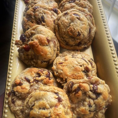 Oatmeal Raisin Cookies - 12