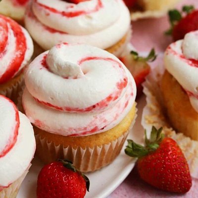 Strawberry Shortcake (Dozen)