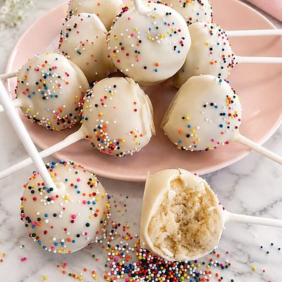 Cake Pops (1 Dozen)