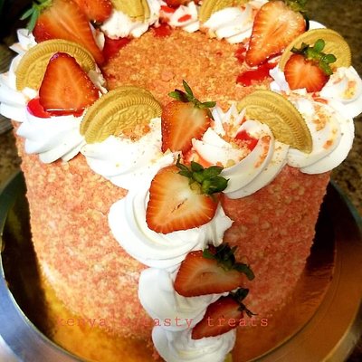 Strawberry Crunch Cake